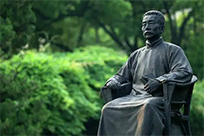 鲁迅跟陈独秀是一个时代的吗